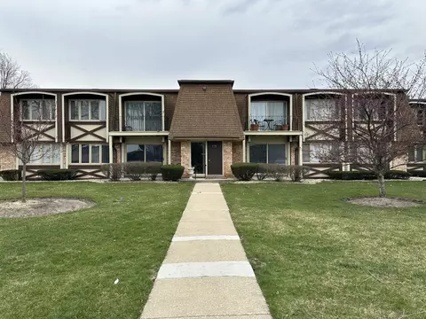 5709 Park Pl #F1, Crestwood, IL 60445