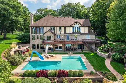 799 Lake Holiday Dr, Lake Holiday, IL 60548