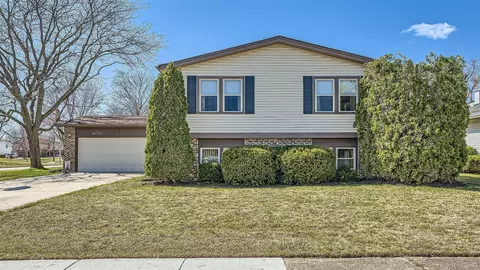4050 Fir Ct, Hoffman Estates, IL 60192