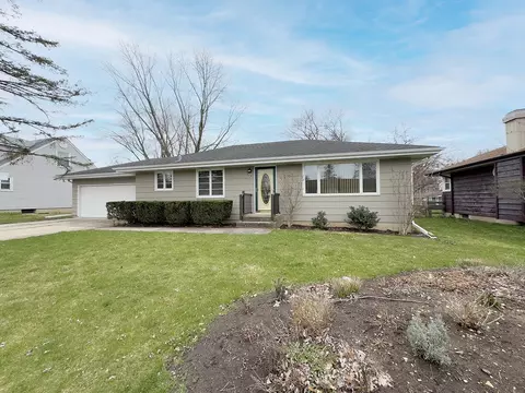 619 Lucille St, South Elgin, IL 60177