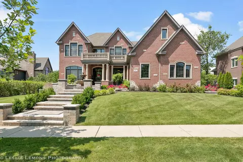 1007 Caroline Ct, Naperville, IL 60565