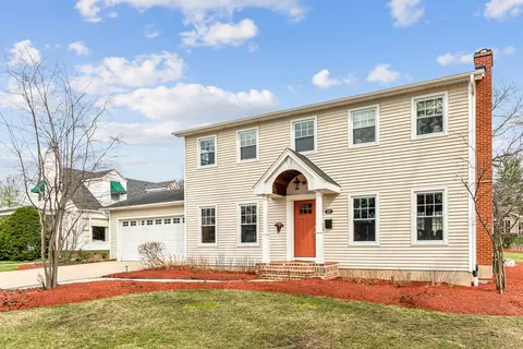 1011 Greenwood Dr, Wheaton, IL 60189