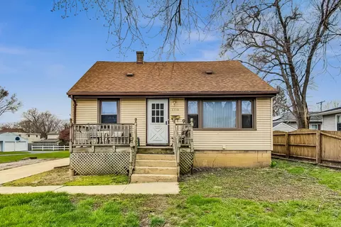 1719 Oakland Ave, Crest Hill, IL 60403