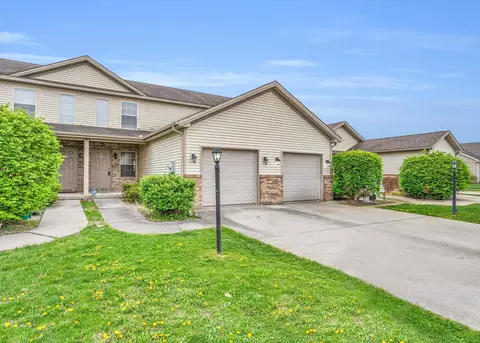 3735 Boulder Ridge Dr, Champaign, IL 61822