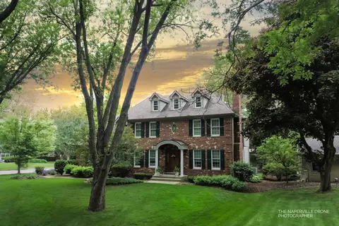 647 Plainfield Naperville Rd, Naperville, IL 60540