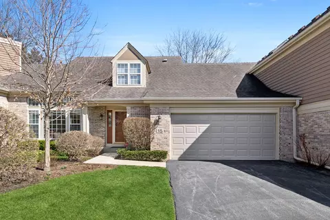 15 Provincetown Ct, Lincolnshire, IL 60069