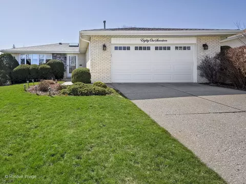 8117 W 88th St, Hickory Hills, IL 60457