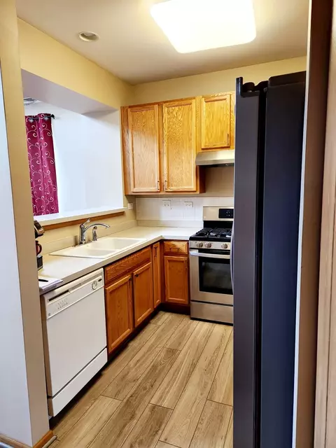2263 Georgetown Cir, Aurora, IL 60503 photo 3