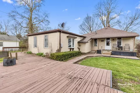 Exterior - 964 W Stone St, Kankakee, IL 60901 photo 4 of 8