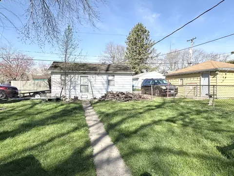 Exterior - 595 S Fraser Ave, Kankakee, IL 60901 photo 11 of 14