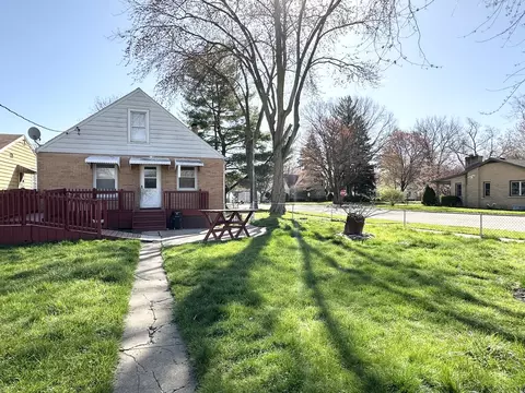 Exterior - 595 S Fraser Ave, Kankakee, IL 60901 photo 12 of 14