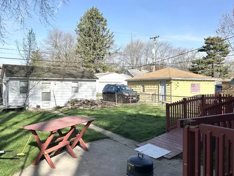 Exterior - 595 S Fraser Ave, Kankakee, IL 60901 photo 7 of 14