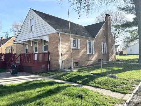 Exterior - 595 S Fraser Ave, Kankakee, IL 60901 photo 6 of 14