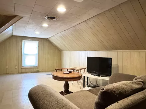 Living - 595 S Fraser Ave, Kankakee, IL 60901 photo 4 of 4