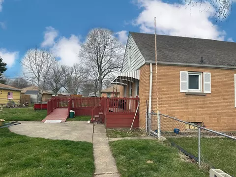 Exterior - 595 S Fraser Ave, Kankakee, IL 60901 photo 4 of 14