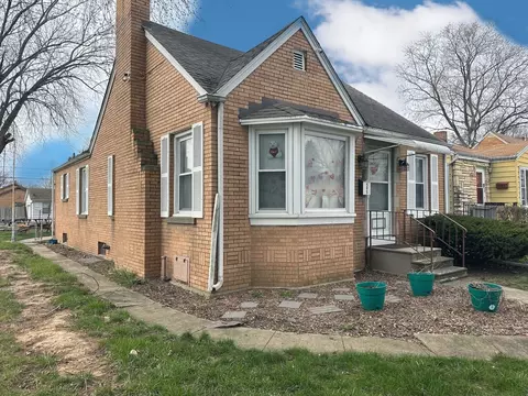 Exterior - 595 S Fraser Ave, Kankakee, IL 60901 photo 3 of 14