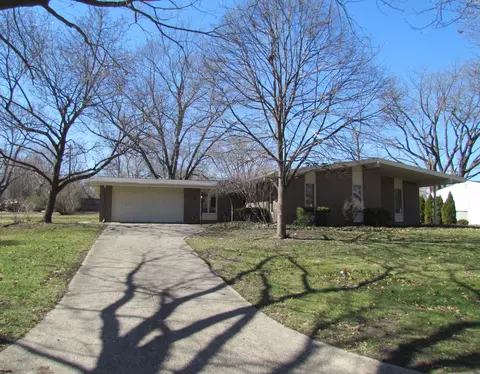 2718 Country Club Ter, Rockford, IL 61103