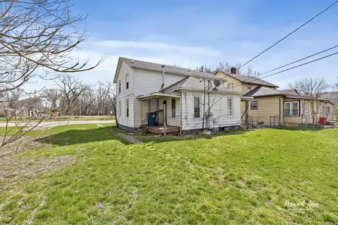 Exterior - 307 N 5th Ave, Kankakee, IL 60901 photo 5 of 8