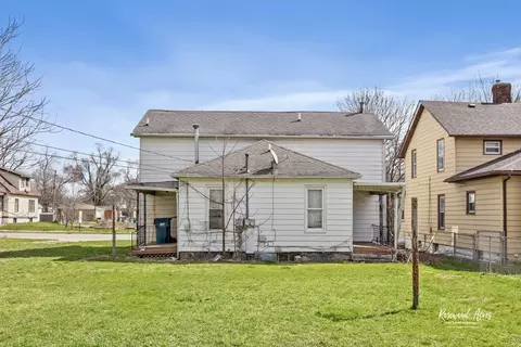 Exterior - 307 N 5th Ave, Kankakee, IL 60901 photo 6 of 8