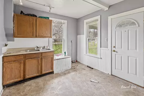 Kitchen - 307 N 5th Ave, Kankakee, IL 60901 photo 2 of 2