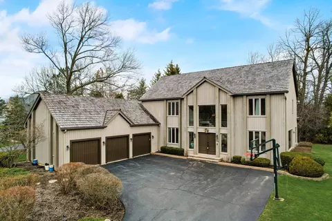 24 Sherwood Dr, Lincolnshire, IL 60069