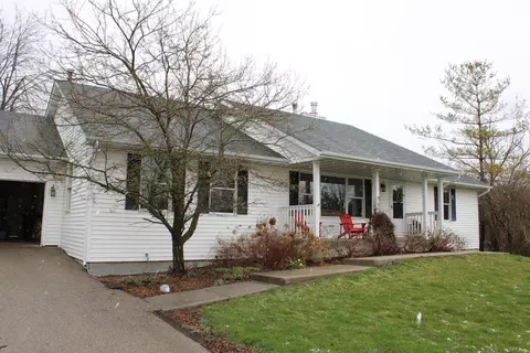 Exterior - 1709 Deerpass Rd, Marengo, IL 60152 photo 2 of 9