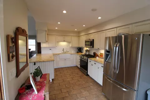Kitchen - 1709 Deerpass Rd, Marengo, IL 60152 photo 2 of 2