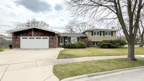 223 E Gladys Ave, Addison, IL 60101