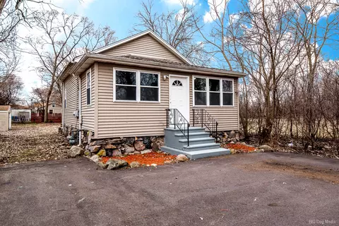 Exterior - 3928 143rd St, Crestwood, IL 60445 photo 1 of 6
