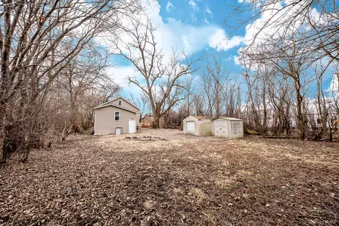 Exterior - 3928 143rd St, Crestwood, IL 60445 photo 3 of 6