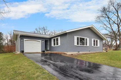 4811 N West St, Mchenry, IL 60051