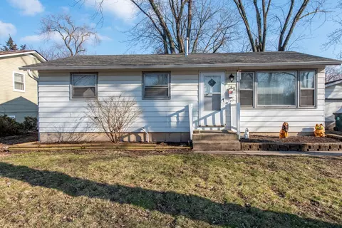 107 Bellevue Dr, Round Lake Park, IL 60073