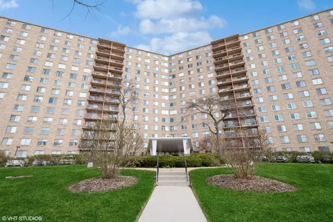 6833 N Kedzie Ave #904, Chicago, IL 60645