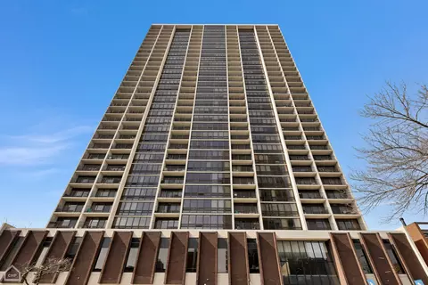 1636 N Wells St #2405, Chicago, IL 60614