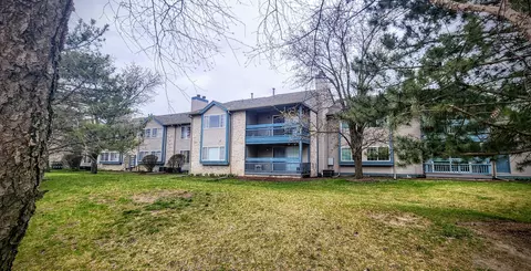 2401 Windward Blvd #203, Champaign, IL 61821