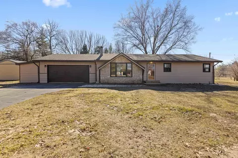 4310 George Dr, Rockton, IL 61072