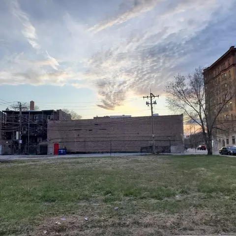 421 E 43rd St, Chicago, IL 60653 photo 2