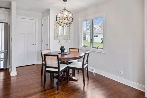 505 E Holly Ave, Mount Prospect, IL 60056 photo 9