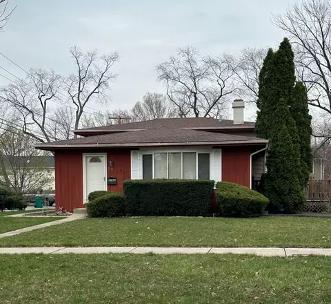 15 S Adams St, Westmont, IL 60559
