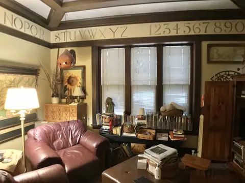 Living - 401 E Mazon Ave, Dwight, IL 60420 photo 5 of 7