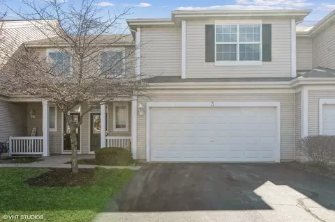1462 Legacy Dr #3, Dekalb, IL 60115