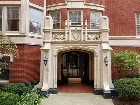 212 N Oak Park Ave #1EE, Oak Park, IL 60302