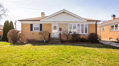 11129 Shakespeare St, Westchester, IL 60154