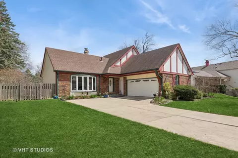 1371 Kent Ln, Buffalo Grove, IL 60089