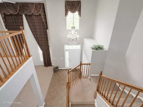 Entry Way - 679 Biltmore Dr, Bartlett, IL 60103 photo 2 of 2