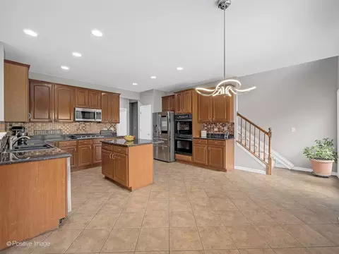 Kitchen - 679 Biltmore Dr, Bartlett, IL 60103 photo 1 of 4