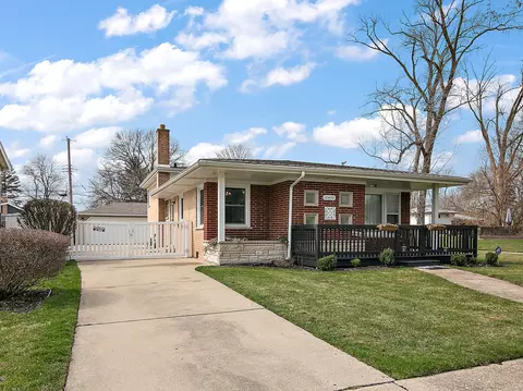 10400 S Tripp Ave, Oak Lawn, IL 60453