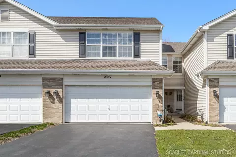 2347 Stoughton Cir, Aurora, IL 60502