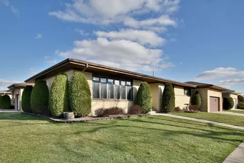 8563 W Saint Joseph Ave, Chicago, IL 60656