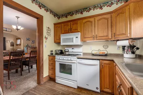 Kitchen - 116 E High St, Morris, IL 60450 photo 2 of 3